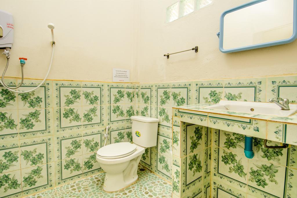 Sarm Mork Guest House Мехонгсон Екстер'єр фото