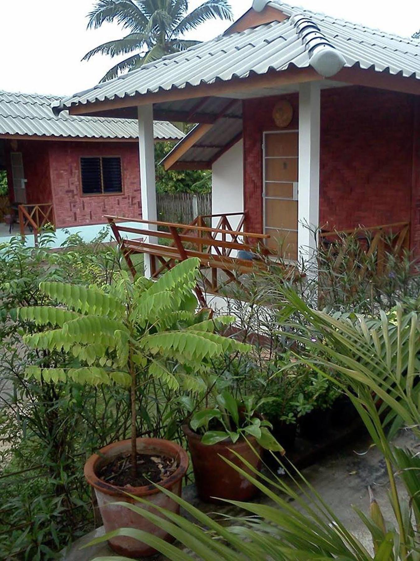 Sarm Mork Guest House Мехонгсон Екстер'єр фото